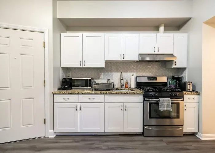 Modern West Hoboken 1- Bed 15 Minute Commute To Nyc